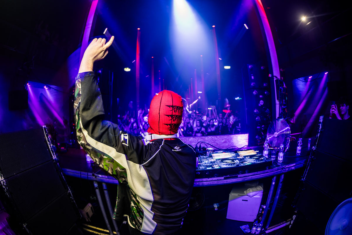 Loading... just a sec